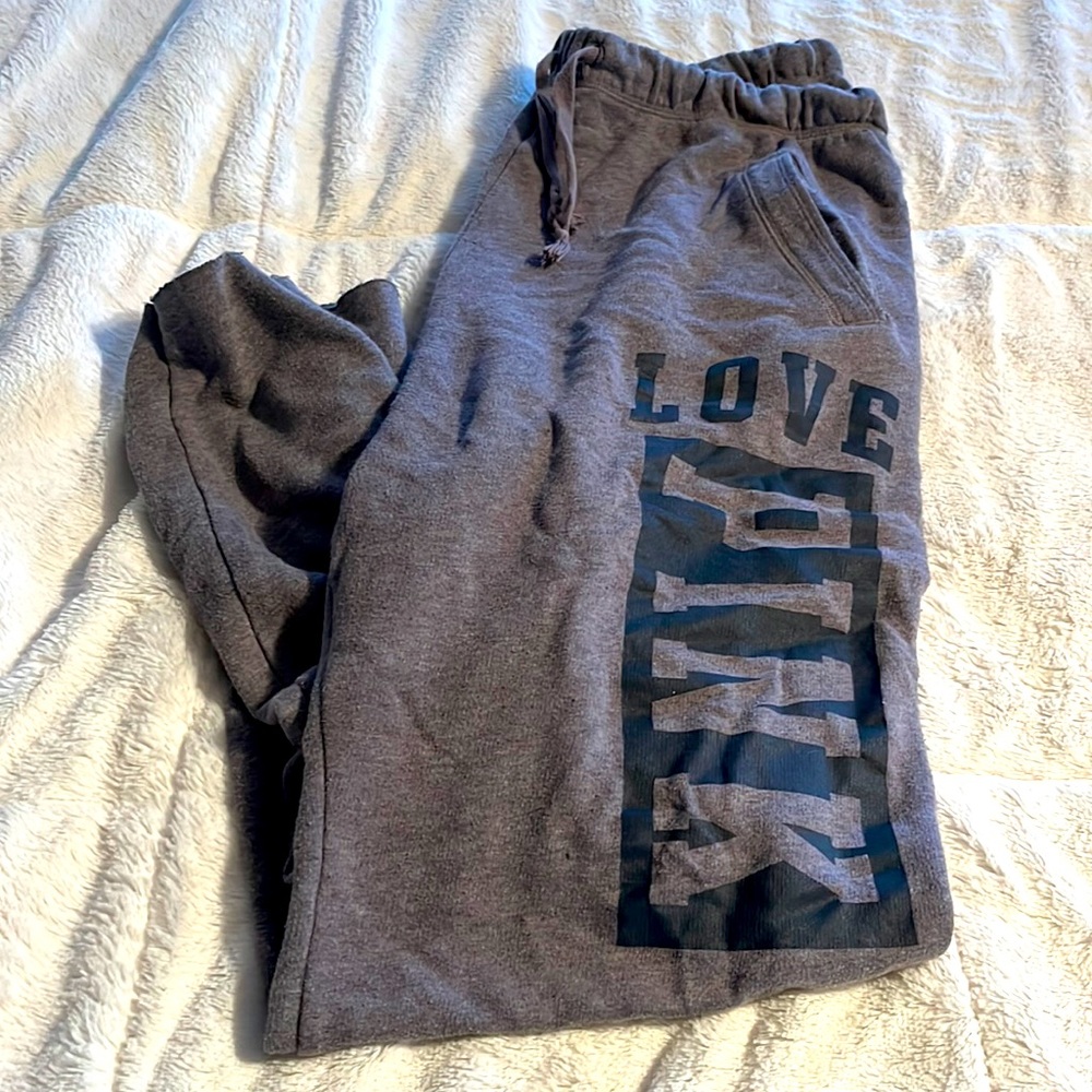 PINK Victoria’s Secret relaxed fit sweat pants - size medium - run large